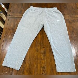 Nike Grey Sweatpants Size XL Men’s Grey Color Great Condition Casual